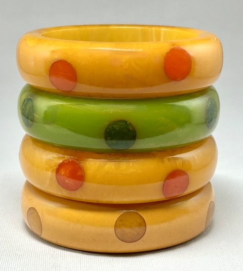 BB187 chunky bakelite up and down dots bangles